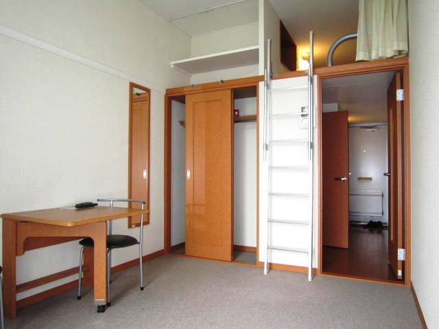 【居間・リビング】 | レオパレスグリーンリーブズ | 画像5