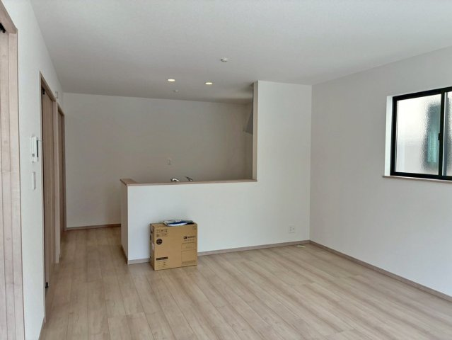 【居間・リビング】 | 清水町伏見409番 新築建売分譲住宅 建物＋土地 TW05911 | 清水町伏見C号棟　リビング ※令和8年5月19日撮影写真