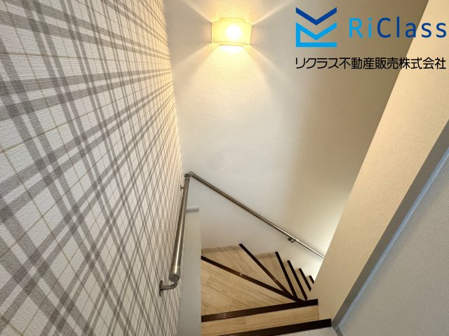 天保山第5コーポ1号棟のその他|メゾネットなので上にあがる階段です