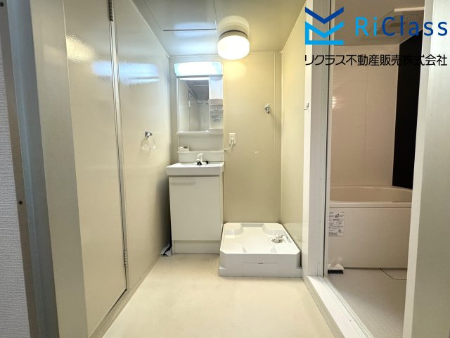 天保山第5コーポ1号棟の独立洗面台|独立洗面台、朝の身支度には欠かせません
ランドリースペースあります