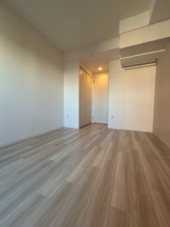 アドバンス江坂ラシュレの洋室|ゆったりした洋室です