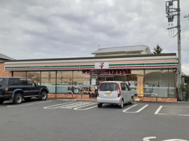 セブンイレブンまで1100m