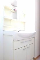 コンパクトで使いやすい洗面所