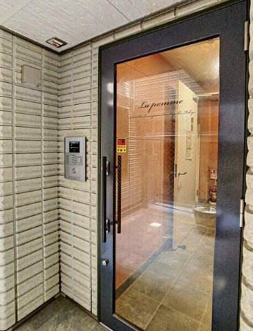 ラボムのエントランス