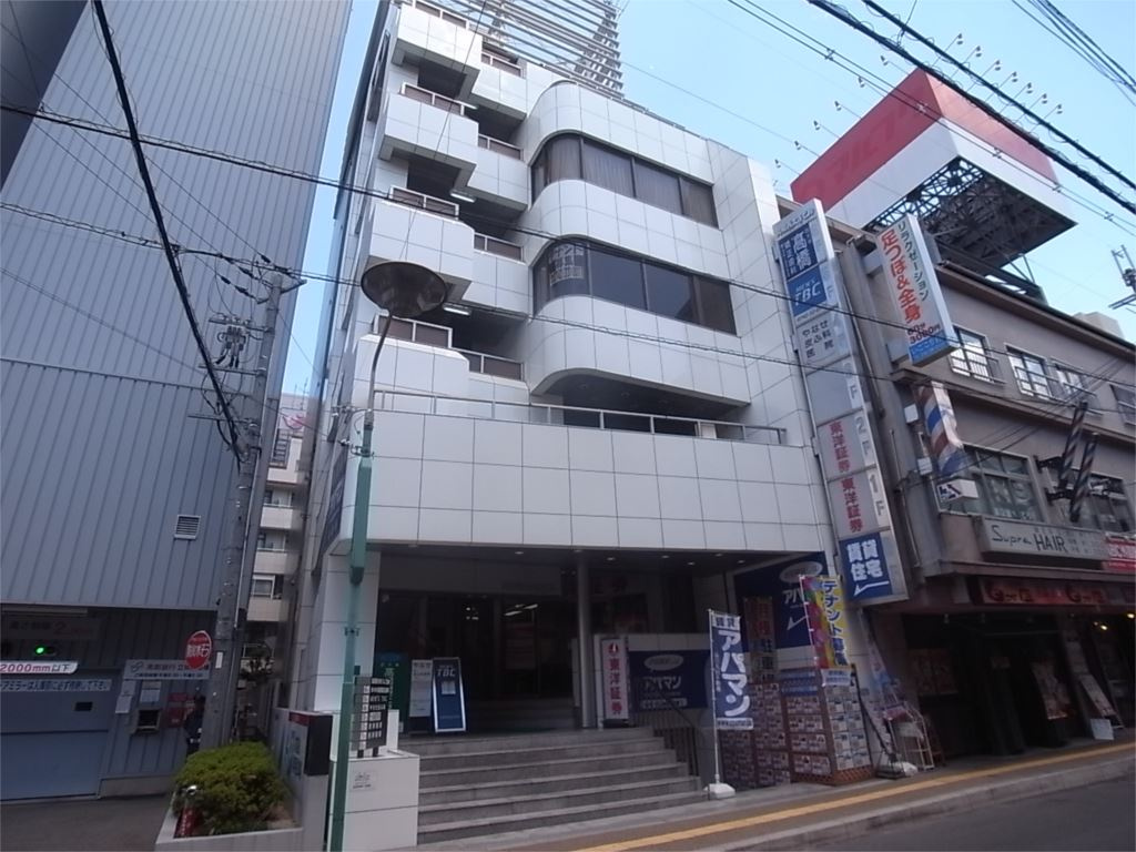 丸和西大寺ビルの外観