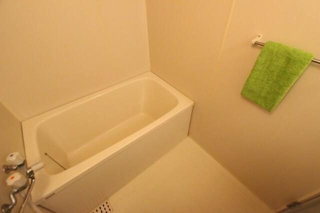 笹岡ビルの浴室|※２０２号室募集時の写真です。