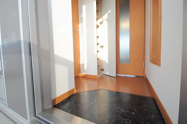 【玄関】 | レオパレスコスモスカイⅡ | 画像5