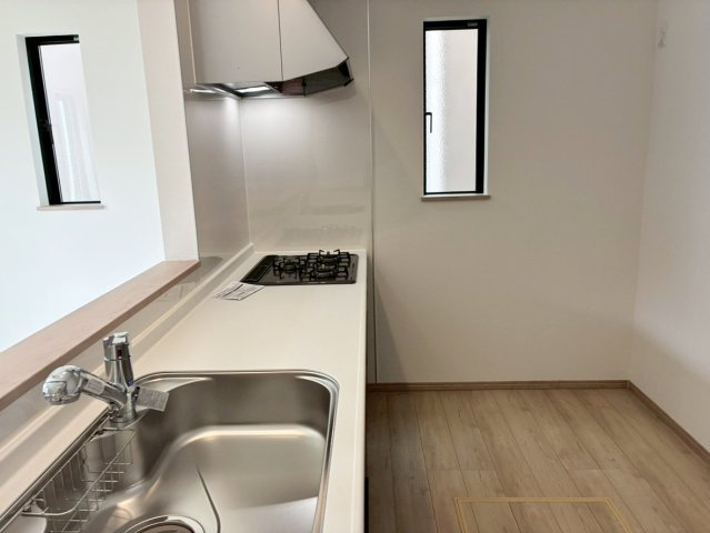 【キッチン】 | 清水町伏見409番 新築建売分譲住宅 建物＋土地 TW05911 | 清水町伏見D号棟　キッチン ※令和8年5月19日撮影写真
