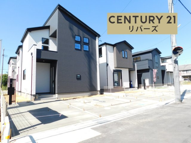 北名古屋市六ツ師女夫越の新築一戸建の前面道路含む現地写真|☆５号棟☆　　新価格！！いつでもご案内出来ます♪（お問合せ当日、平日、水曜、夜間もＯＫ）　敷地４６坪超！　駐車並列３台ＯＫ！　全室南向き♪　中庭付き♪　ＷＩＣやパントリーなど収納豊富！