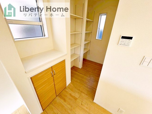 水戸市堀町3期　新築戸建の玄関