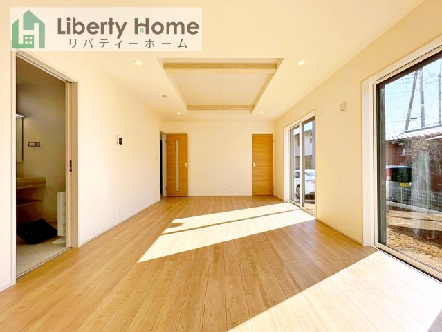 水戸市堀町3期　新築戸建の居間・リビング