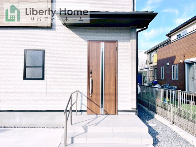 水戸市堀町3期　新築戸建のエントランス