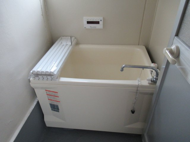 兵庫県公社　東垂水南（２）１Ｂ号棟の浴室|画像からは分かりにくいのですが、浴室には窓があります