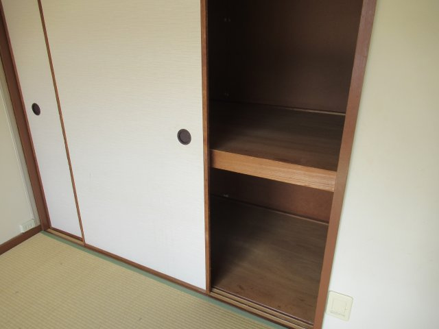 兵庫県公社　東垂水南（２）１Ｂ号棟の収納|収納豊富です