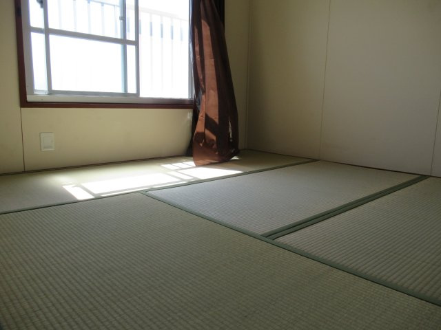 兵庫県公社　東垂水南（２）１Ｂ号棟の和室|ゆったりとくつろげる和室です