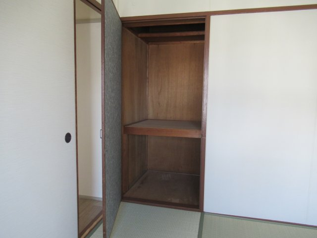 兵庫県公社　東垂水南（２）１Ｂ号棟の収納|十分な収納スペースがあります