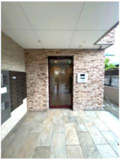 プルメリア江坂のエントランス|清潔なエントランスです