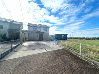 【駐車場】 | 瑞穂市古橋！築11年中古住宅！敷地広々103坪！お車スペース4台以上可能！南小学校まで徒歩10分！ | 瑞穂市古橋！築11年中古住宅！敷地広々103坪！お車スペース4台以上可能！南小学校まで徒歩10分！