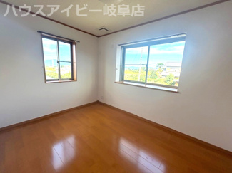 【洋室】 | 瑞穂市古橋！築11年中古住宅！敷地広々103坪！お車スペース4台以上可能！南小学校まで徒歩10分！ | 瑞穂市古橋！築11年中古住宅！敷地広々103坪！お車スペース4台以上可能！南小学校まで徒歩10分！