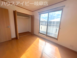 【洋室】 | 瑞穂市古橋！築11年中古住宅！敷地広々103坪！お車スペース4台以上可能！南小学校まで徒歩10分！ | 瑞穂市古橋！築11年中古住宅！敷地広々103坪！お車スペース4台以上可能！南小学校まで徒歩10分！