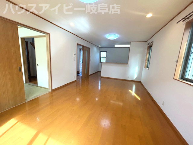 【居間・リビング】の画像