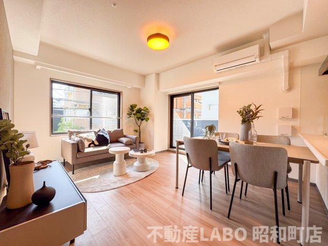 LEGALAND+ABENO SANMEICHOの内装