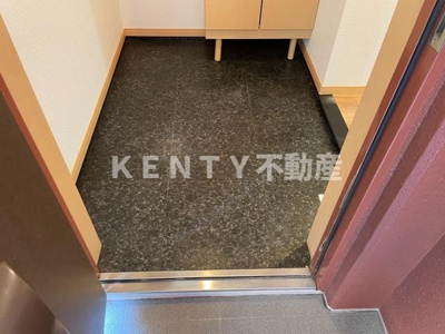 【玄関】 | Ｂａｇｕｓ Ｔｉｍｅ Ｋ．Ｉ | 収納もある玄関です