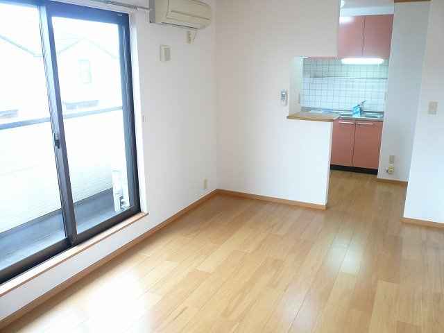 ベル・フィオーレ　Ａ棟の居間・リビング|ゆったり過ごせる居間です