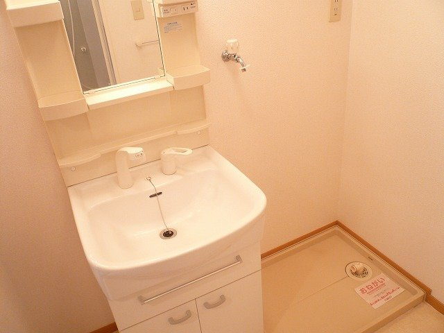 ベル・フィオーレ　Ａ棟の洗面所|コンパクトで使いやすい洗面所