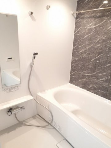 フェニーチェ　ミナ　Ⅳの浴室|落ち着いた空間のお風呂です