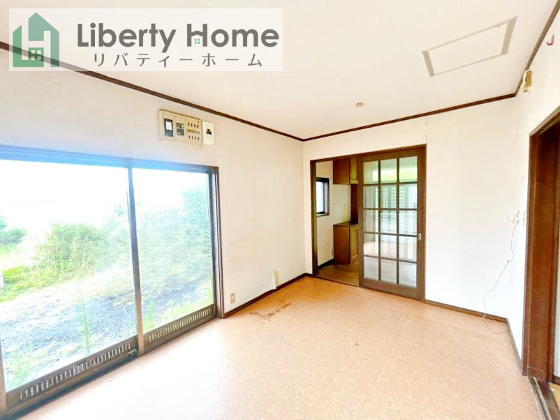 北茨城市中郷町足洗　中古戸建の居間・リビング