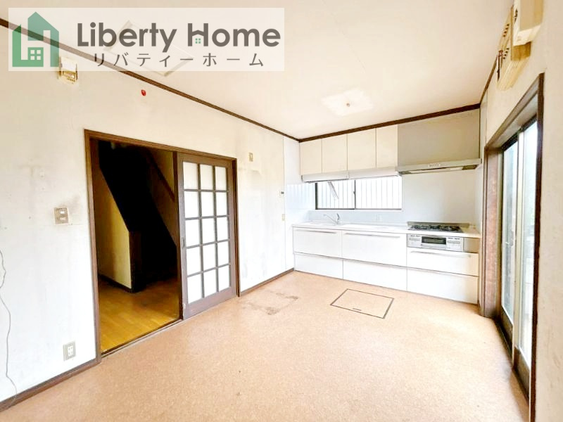 北茨城市中郷町足洗　中古戸建の居間・リビング