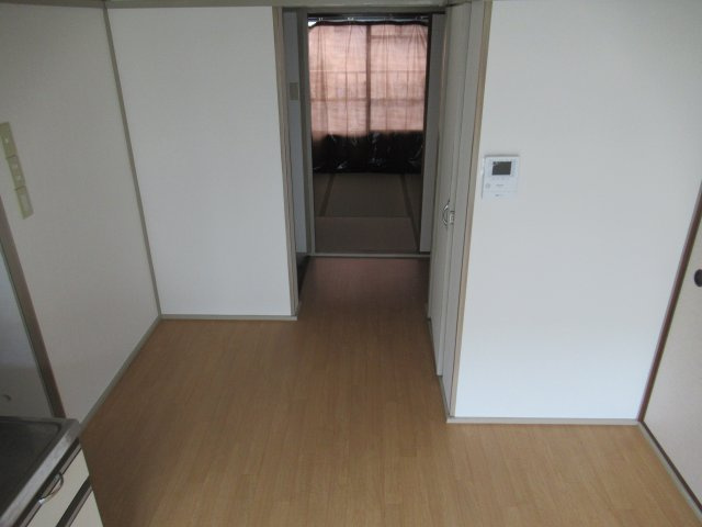 兵庫県公社　東垂水南（４）４Ｂ号棟の居間・リビング|ゆったりとしたリビングです