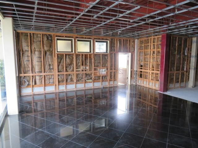 高野店舗の内装