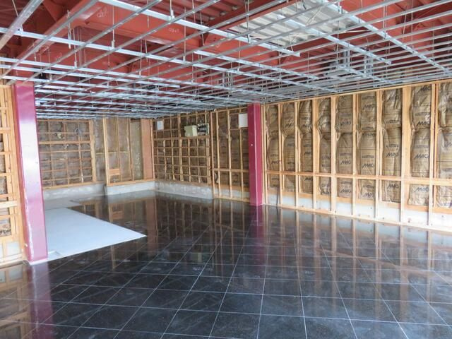 高野店舗の内装