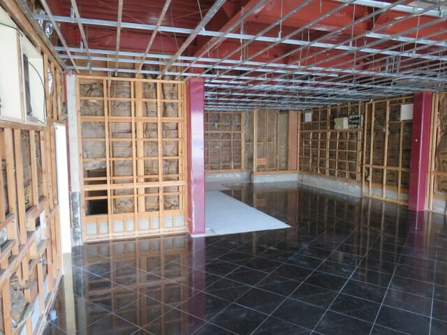 高野店舗の内装