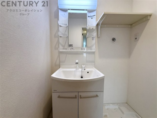 収納スペースのある洗面化粧台付き☆