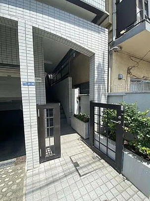 アークビル高田馬場のエントランス