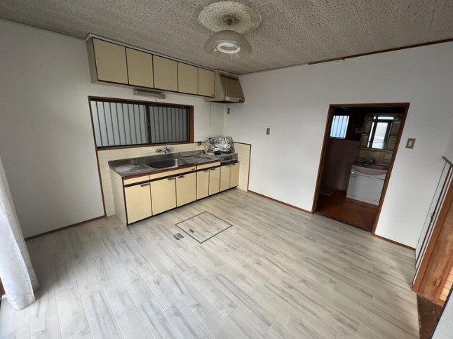 生駒市俵口町の戸建てのキッチン