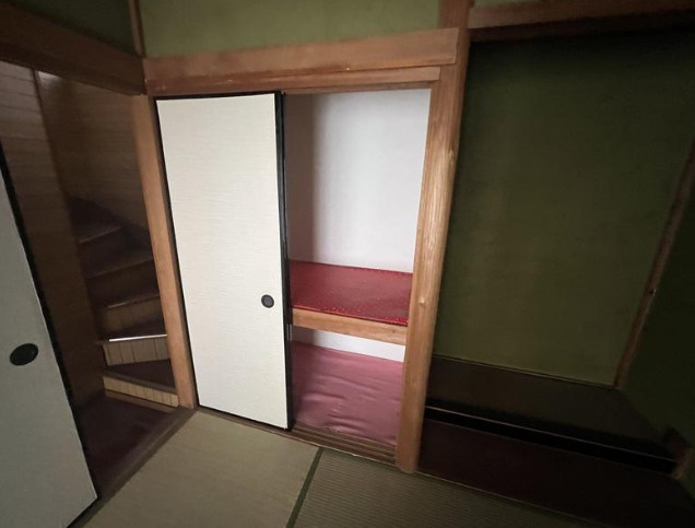 生駒市俵口町の戸建ての収納