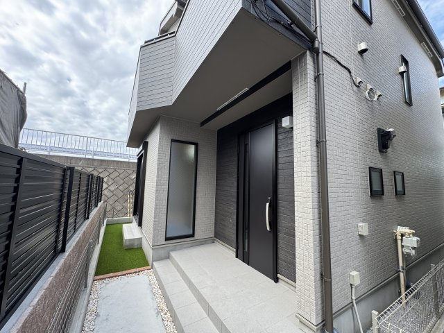 葛飾区西水元３丁目新築戸建【幸田小学校：7分】のエントランス|エントランス・玄関ポーチ