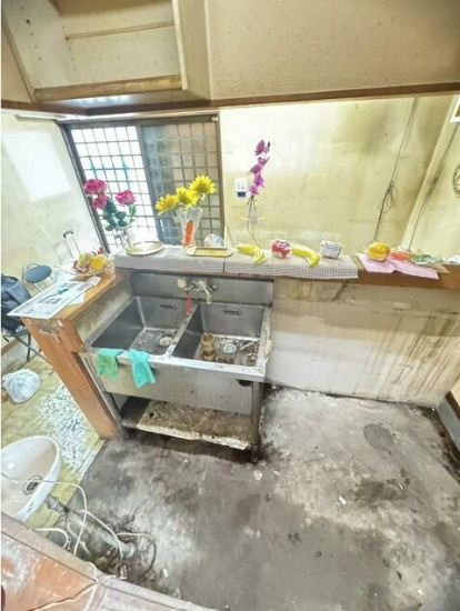 志木市柏町戸建（店舗付き住居）の居間・リビング