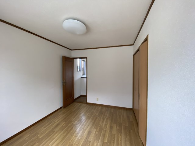 大網白里市木崎1中古戸建の洋室