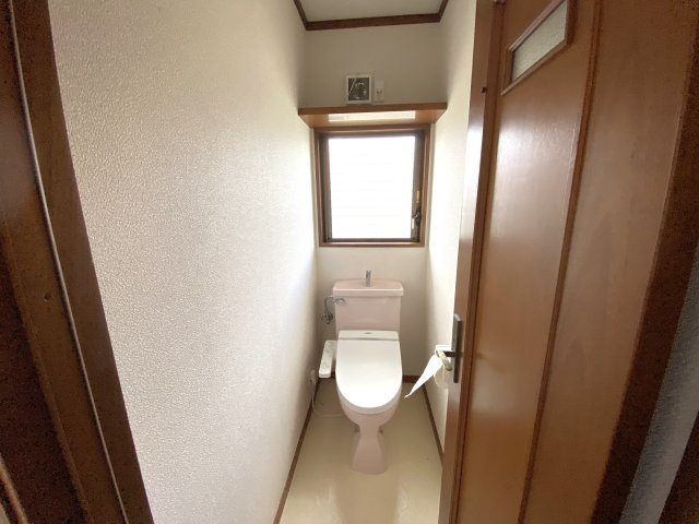 大網白里市木崎1中古戸建のトイレ