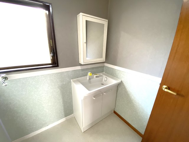 大網白里市木崎1中古戸建の洗面所