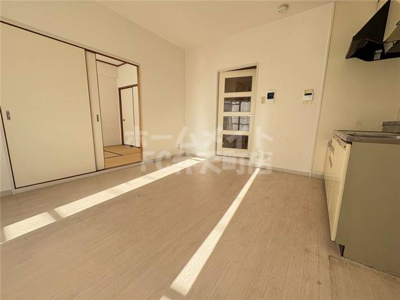 【居間・リビング】 | 八幡屋港友マンション | 使いやすいリビングです