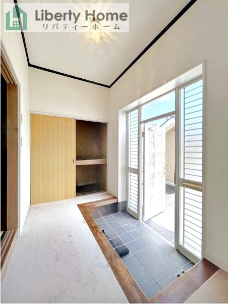 北茨城市大津町五浦1丁目　中古戸建の玄関