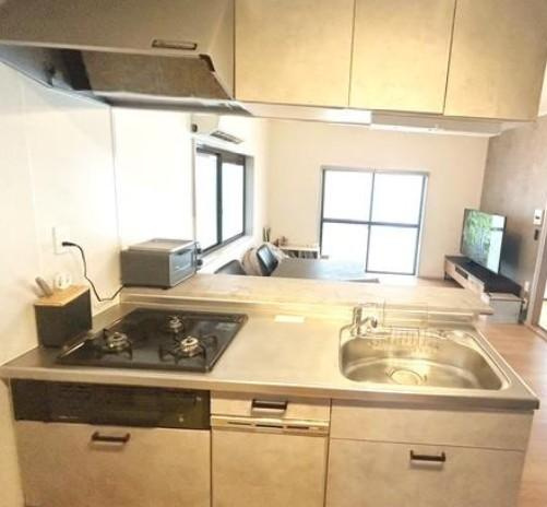 清滝中町　中古一戸建てのキッチン|システムキッチン
■物件内覧・資金計画相談・住宅ローン相談、リフォーム相談、お問合せ受付中■
※当日・翌日のご内覧、ご相談はお電話でのお問合せがスムーズです！