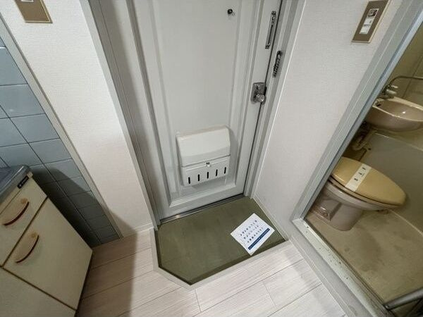 アールユーアイ21の玄関