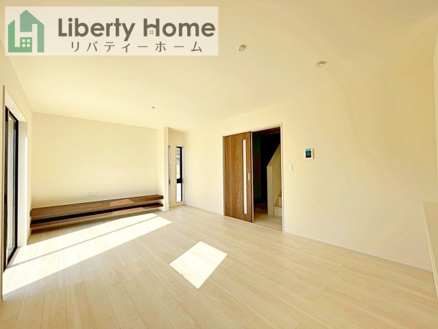 水戸市内原町第12　新築戸建　2号棟の居間・リビング